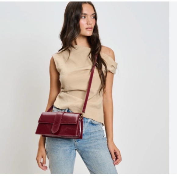 Moda Luxe Violet Burgundy Patent Vegan Leather Crossbody Purse - Picture 1 of 7